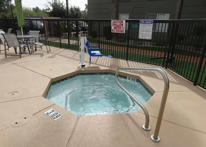 Western North Hotel 3*