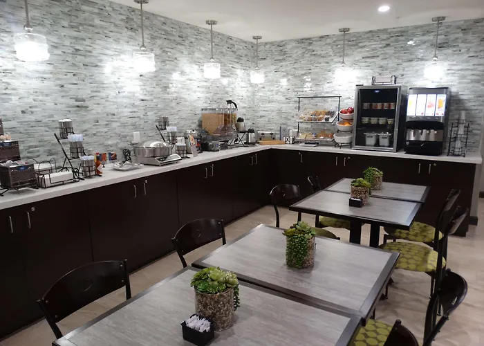 Western North Hotel 3*