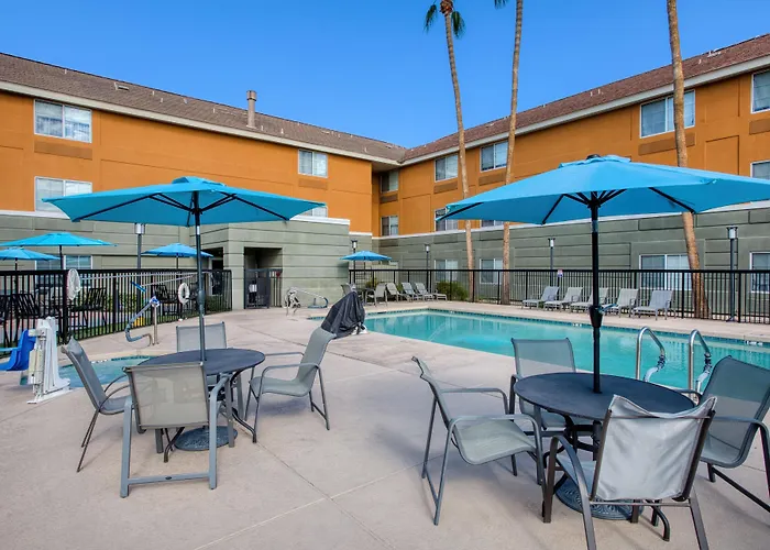 Western North Hotel 3*